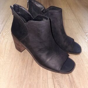 WORN ONCE Lucky Brand Black Leather 3" Heels slip on Women's Shoes sz 11M